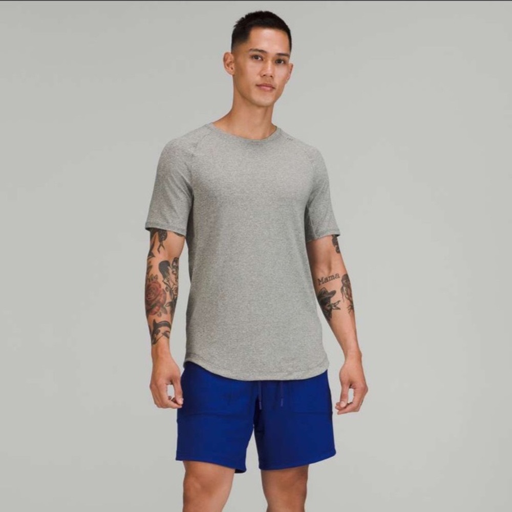 lululemon athletica Heather Gray Short Sleeve Men's Tee